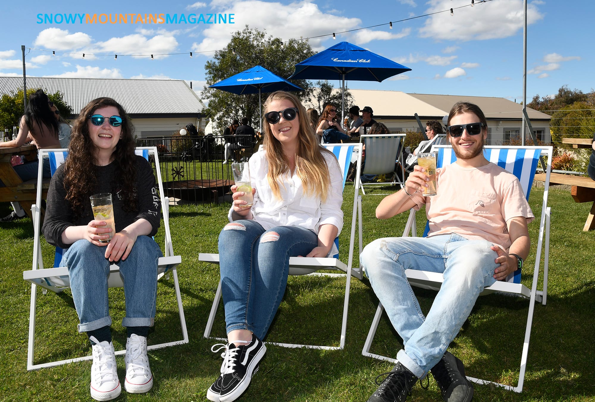 Cocktails and drinks at Rydges Horizons Snowy Mountains this afternoon. PHOTO: Steve Cuff / Snowy Mountains Magazine.