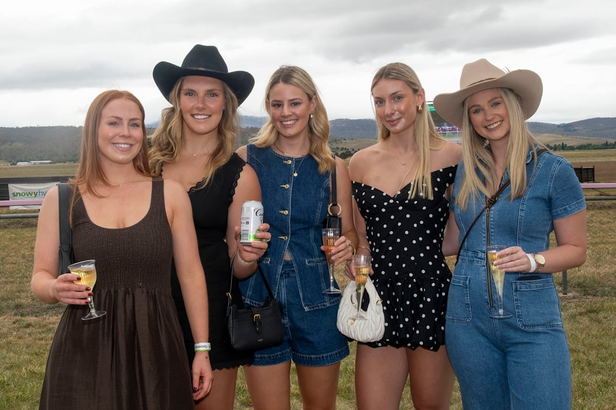 Adaminaby Races Family Affair
