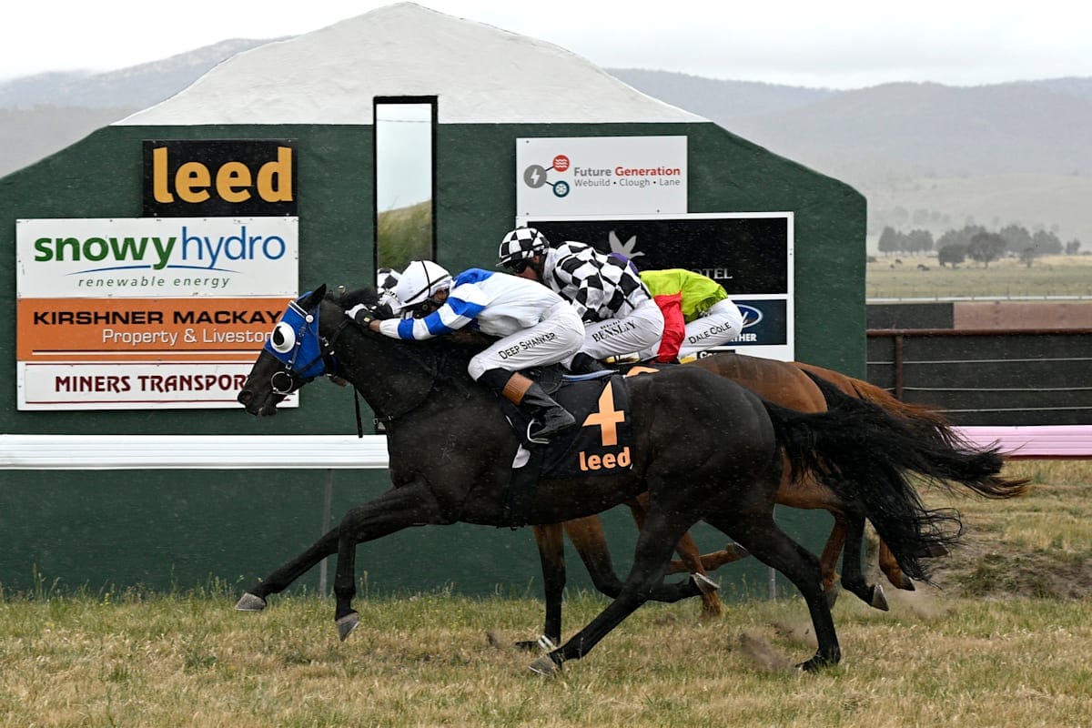 Adaminaby Races Family Affair