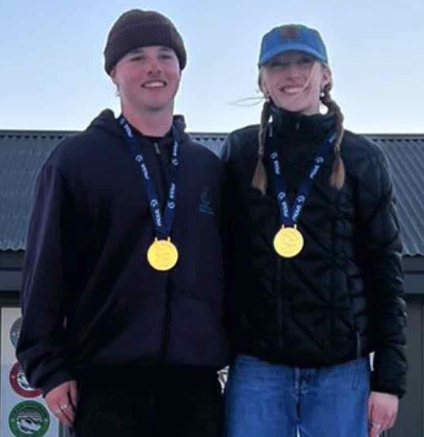 Walsh, Jones win 2025 FIS Junior Snowboard Cross Series Post feature image