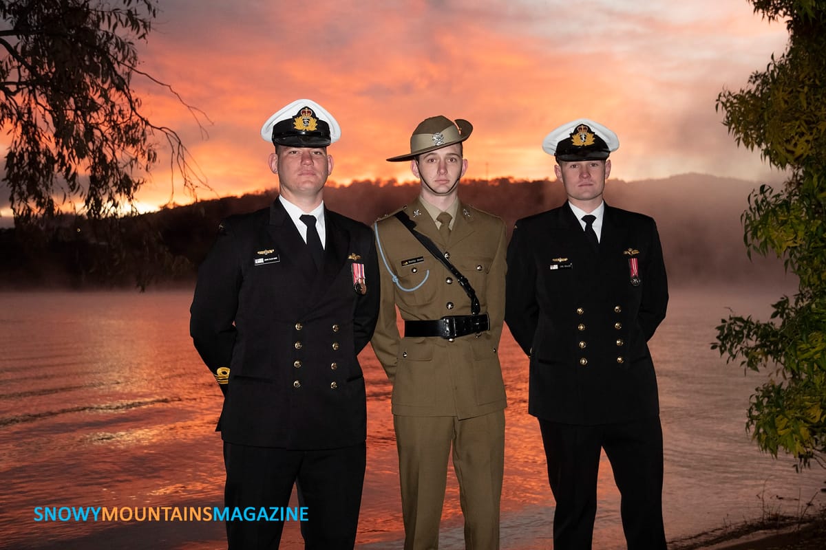 Large Jindabyne crowd pays respect on Anzac Day Post feature image