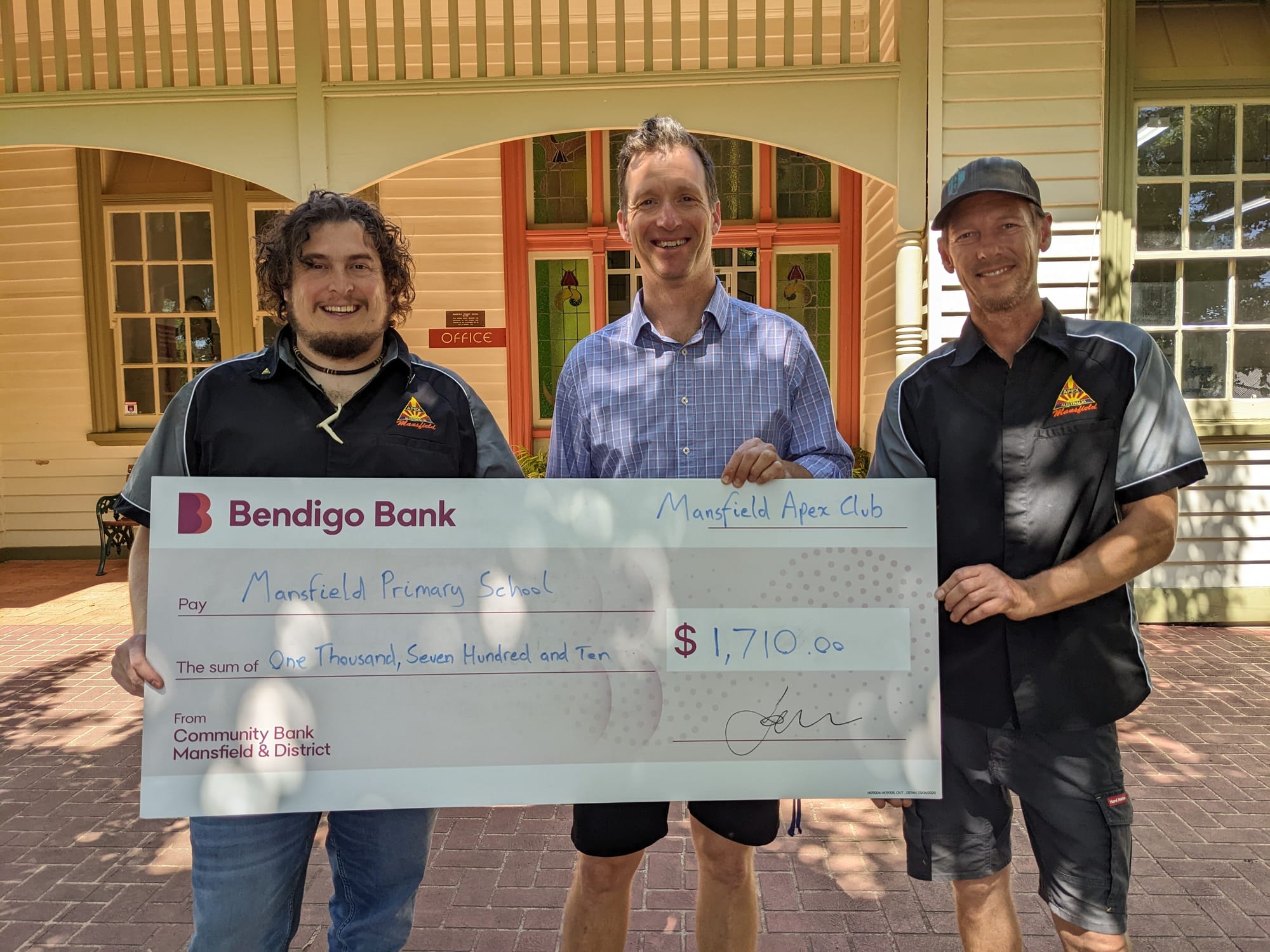 Apex Club donates to Primary School Post image